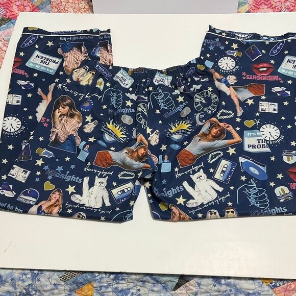Taylor Swift Midnights Two Piece Pajama Sleep Set Large - Picture 9 of 16